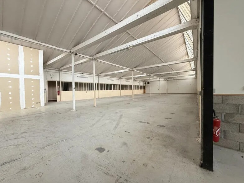 Industriel/Logistique dans Cessieu à vendre - Photo de l’immeuble – Image 3 sur 5