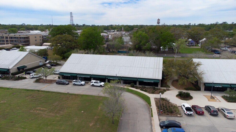 1027 Village Walk, Covington, LA à louer - Photo de l’immeuble – Image 3 sur 4