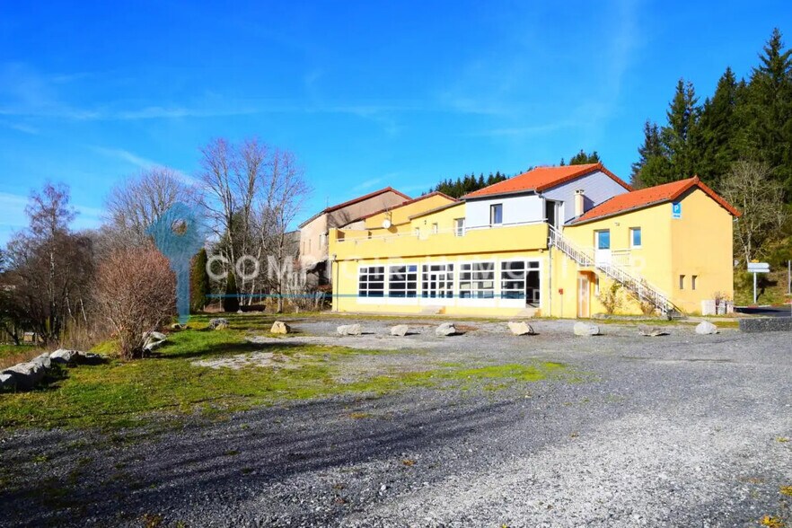 Local commercial dans Lanarce à vendre - Photo de l’immeuble – Image 1 sur 16