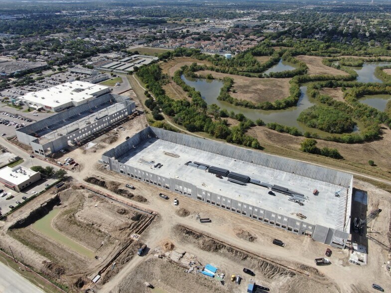 8008 Sam Houston Pkwy S, Houston, TX à louer - Photo de l’immeuble – Image 2 sur 11