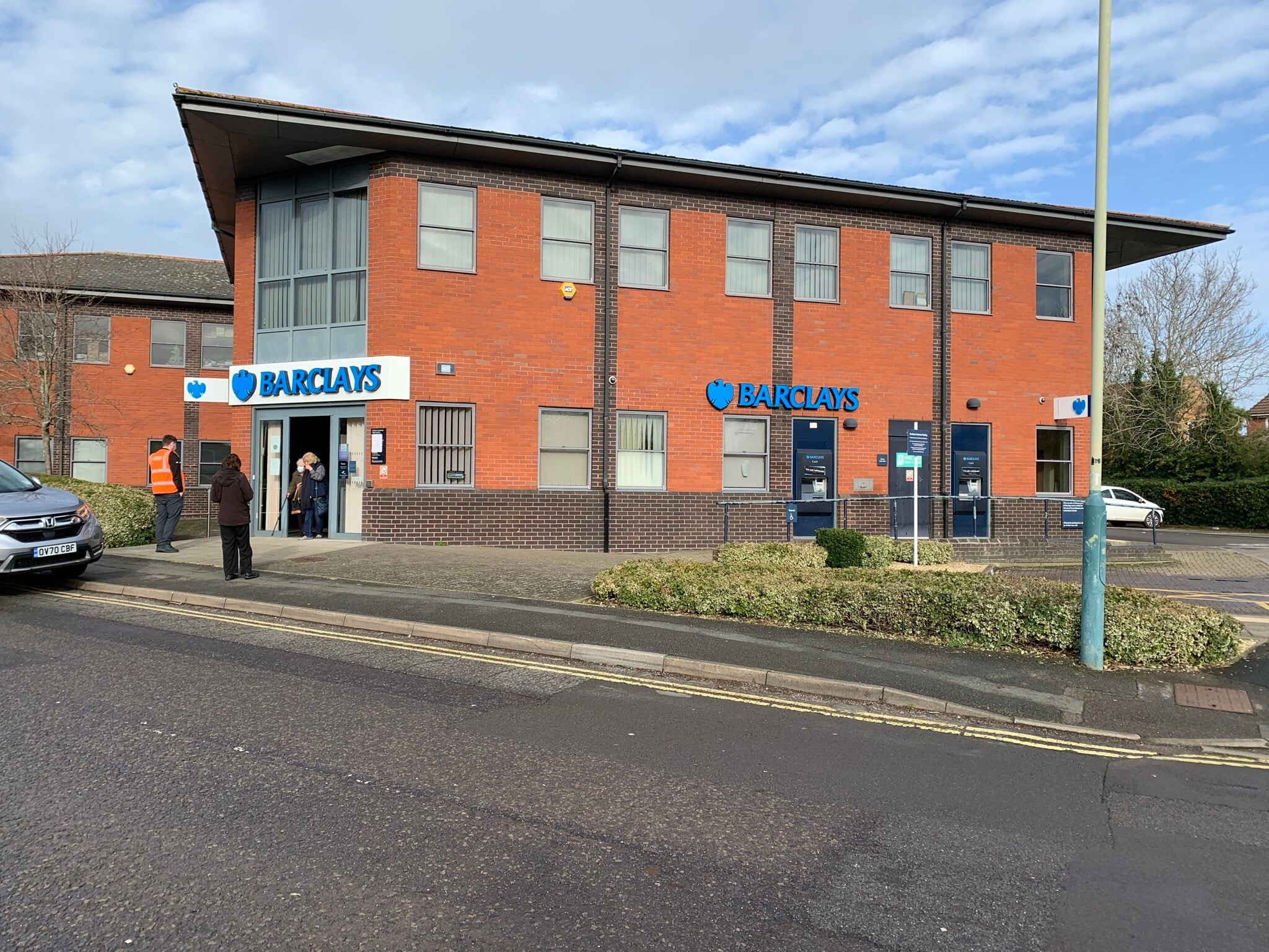 1 Rivenhall Rd, Swindon à louer Photo principale– Image 1 sur 4