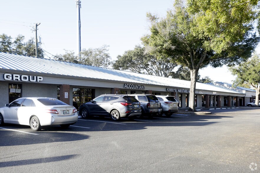 7520 W Waters Ave, Tampa, FL à louer - Photo de l’immeuble – Image 3 sur 6