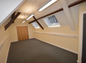 27 High St, Cowbridge à louer Photo intérieure– Image 1 sur 3