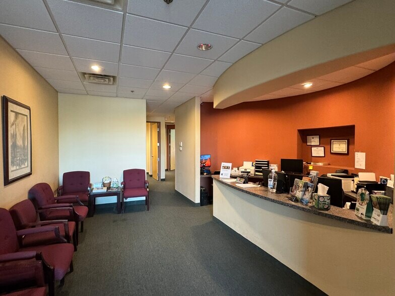 555 W Chandler Blvd, Chandler, AZ à louer - Photo intérieure – Image 3 sur 11