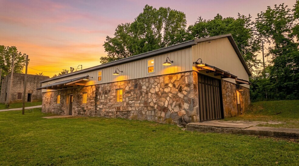 105 E Couch St, Alton, MO à vendre - Photo de l’immeuble – Image 3 sur 52