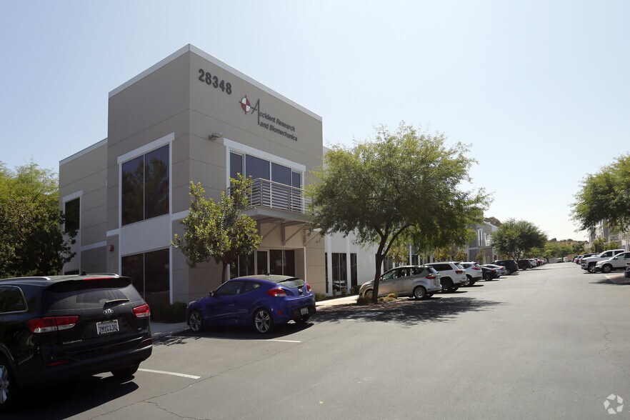 28348 Constellation Rd, Valencia, CA à vendre - Photo de l’immeuble – Image 2 sur 29