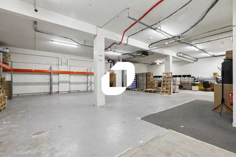 Local d’activités dans Nanterre à louer - Photo de l’immeuble – Image 2 sur 15