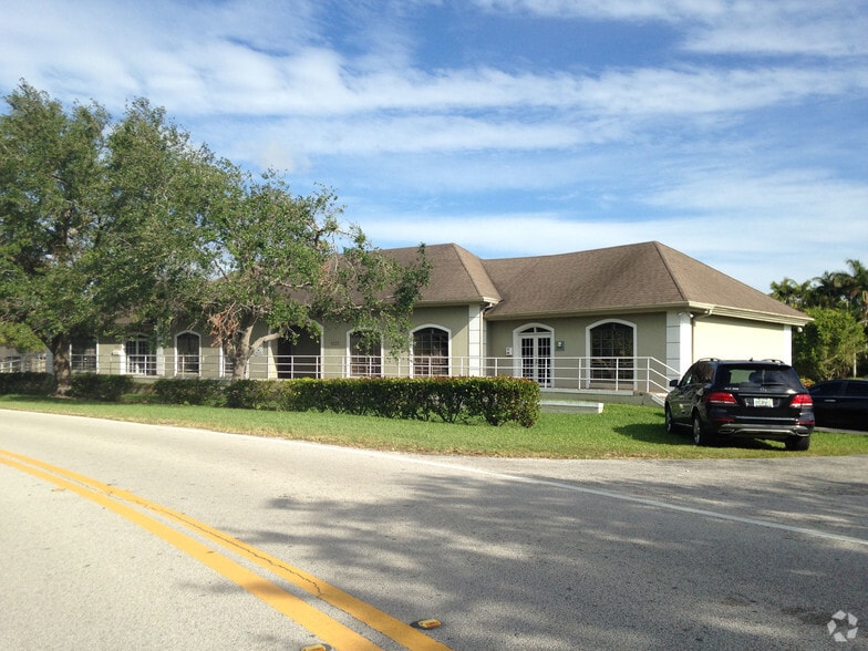 9245 SW 158th Ln, Miami, FL à louer - Photo principale – Image 1 sur 31