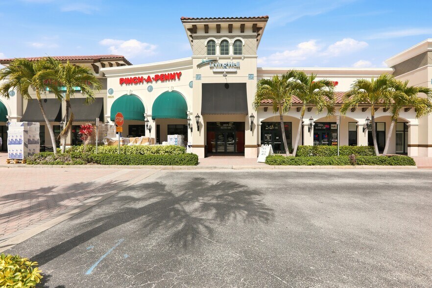 10020 Coconut Rd, Estero, FL à louer - Photo de l’immeuble – Image 3 sur 14