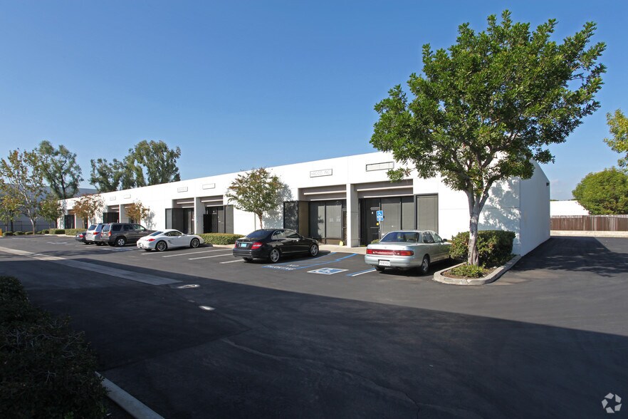 18305 E Valley Blvd, City of Industry, CA à louer - Photo principale – Image 1 sur 7