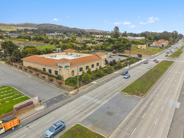 1055 El Camino Real, Colma, CA à vendre - Photo de l’immeuble – Image 2 sur 7