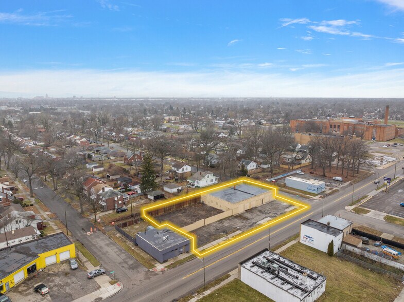 4300 E 7 Mile Rd, Detroit, MI à vendre - Photo de l’immeuble – Image 3 sur 5
