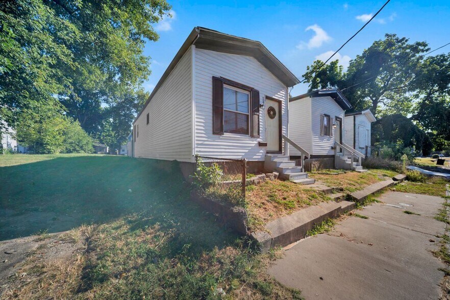 4 Single-Family Investment portefeuille de 4 biens à vendre sur LoopNet.fr - Photo de l’immeuble – Image 3 sur 59