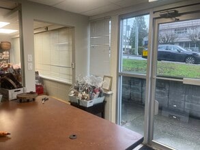 15240 Thrift Av, White Rock, BC à louer Photo intérieure– Image 2 sur 3