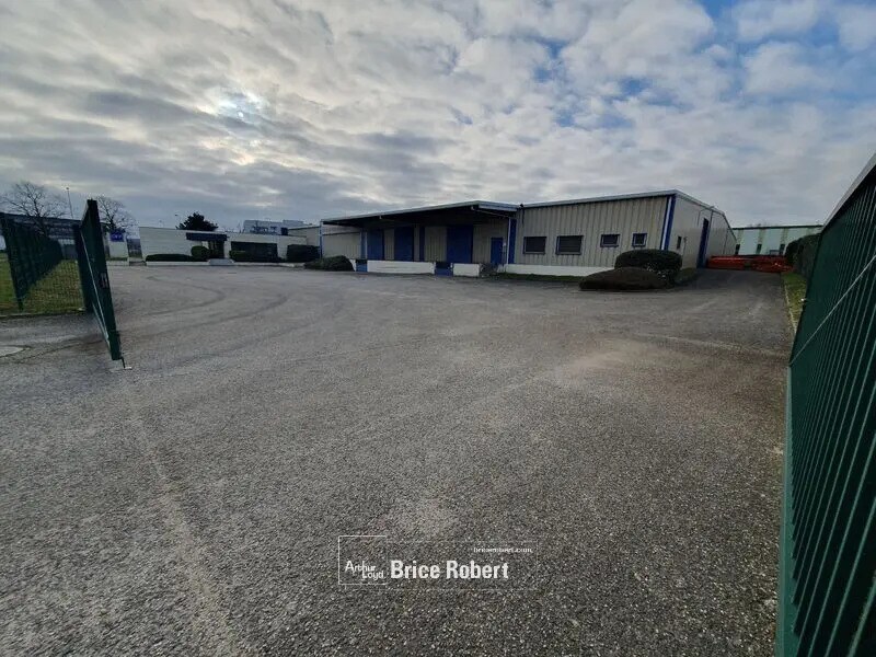 Bureau dans Saint-Quentin-Fallavier à louer Photo de l’immeuble– Image 1 sur 7