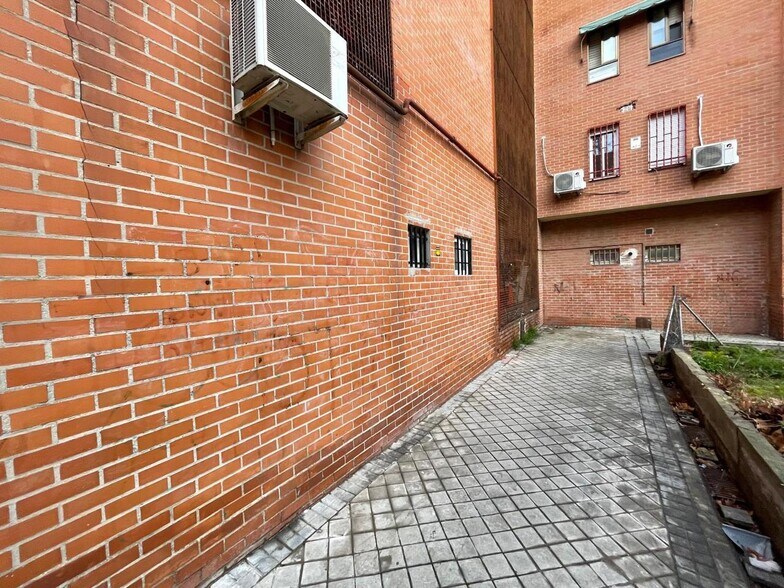 Immeuble residentiel dans Madrid, Madrid à vendre - Photo principale – Image 1 sur 3