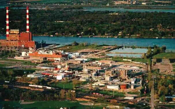 5045 W Jefferson Ave, Trenton, MI à vendre - Photo de l’immeuble – Image 3 sur 3