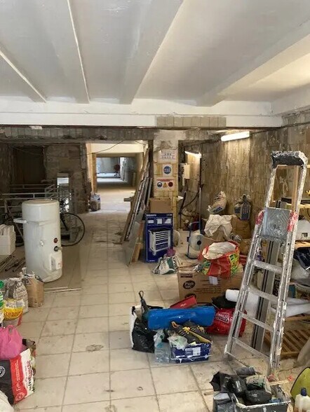 Local commercial dans Paris à louer - Photo de l’immeuble – Image 3 sur 5