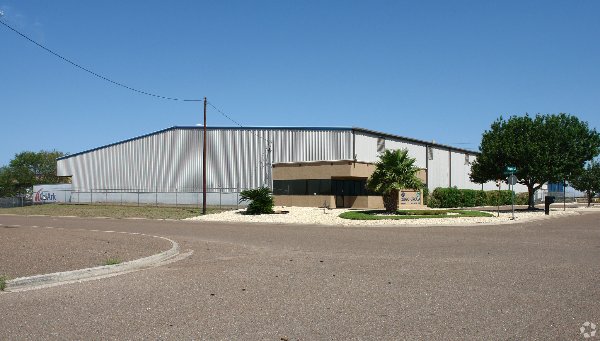14202 Atlanta Dr, Laredo, TX à louer Photo principale– Image 1 sur 28
