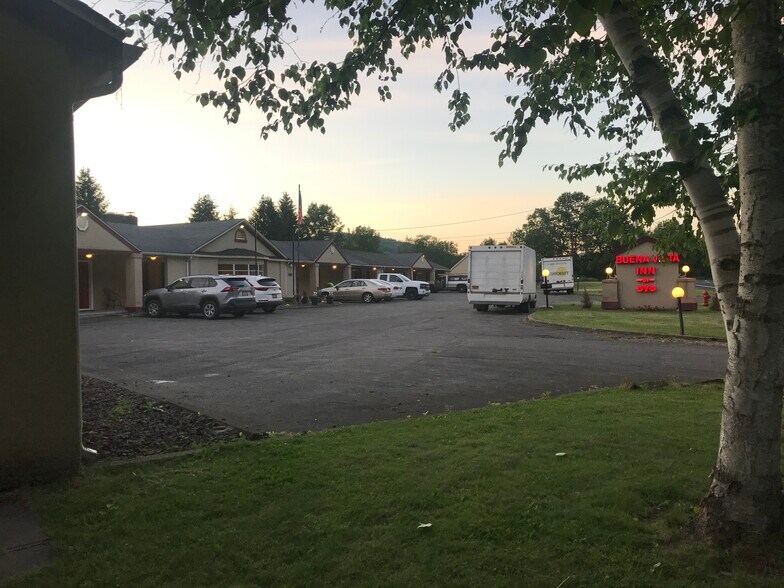 18718 NY-28, Delhi, NY à vendre - Photo de l’immeuble – Image 1 sur 17