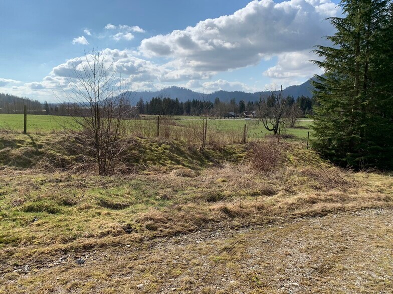 Seux Road and Silvester Road, Fraser Valley, BC à vendre - Photo de l’immeuble – Image 2 sur 8
