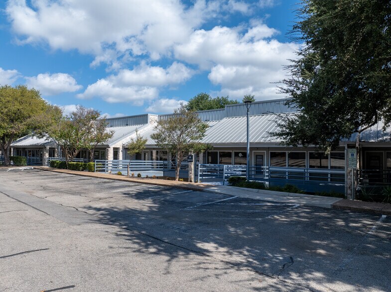 1221 W Ben White Blvd, Austin, TX à vendre - Photo de l’immeuble – Image 2 sur 46