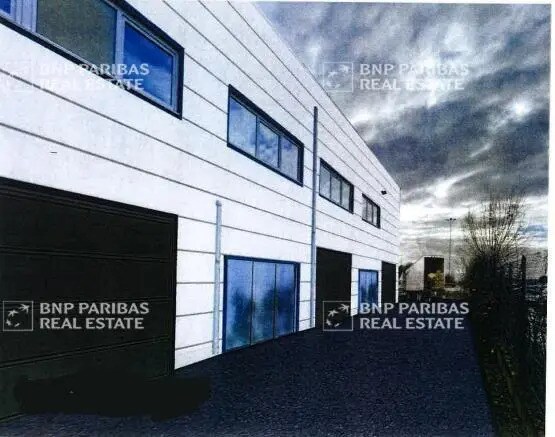 Local d'activités dans Fontenay-Trésigny à vendre - Photo de l’immeuble – Image 2 sur 2