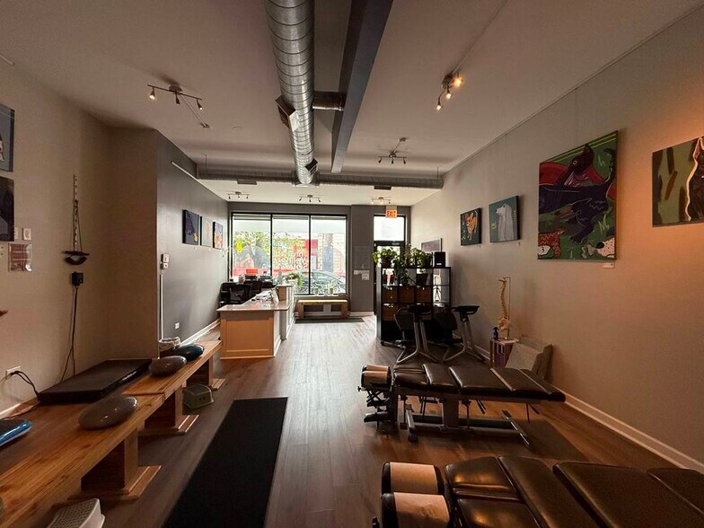 1902 W Belmont Ave, Chicago, IL à louer - Photo intérieure – Image 3 sur 14