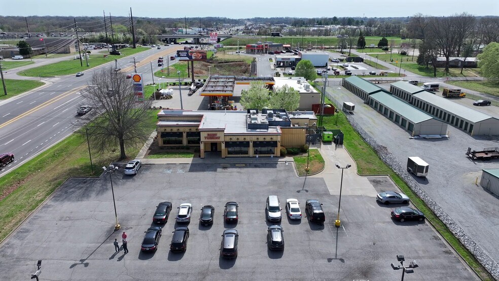 1826 Fort Campbell Blvd, Clarksville, TN à louer - Vidéo sur l’annonce professionnelle – Image 2 sur 18
