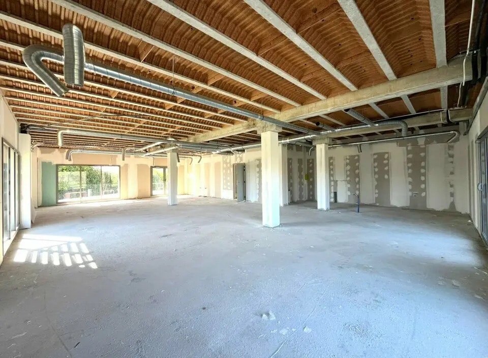 Local commercial dans Lorgues à louer Photo intérieure– Image 1 sur 5