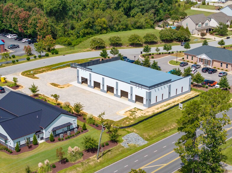 982 Adams Point Dr, Garner, NC à louer - Photo de l’immeuble – Image 2 sur 26