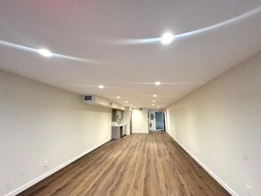 5550-5554 E 2nd St, Long Beach, CA à louer Photo intérieure– Image 1 sur 7