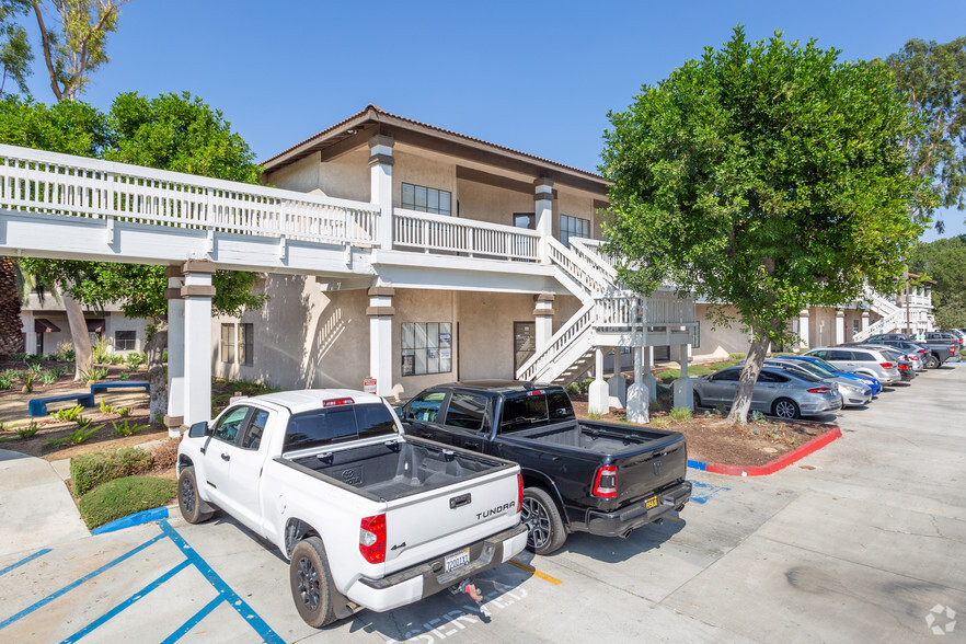 3600 Lime St, Riverside, CA à louer - Photo de l’immeuble – Image 2 sur 16