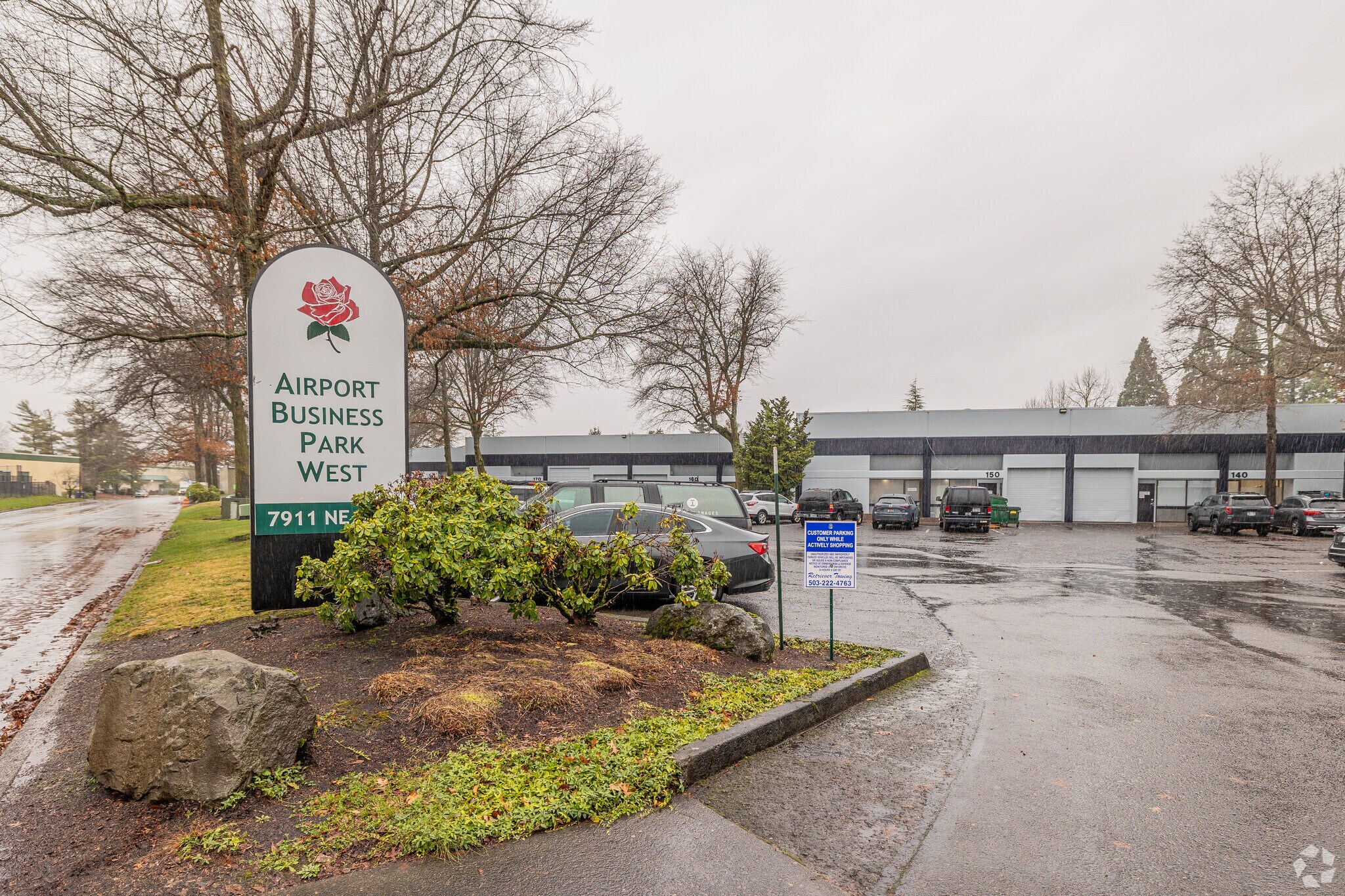 7911 NE 33rd Dr, Portland, OR à louer Photo principale– Image 1 sur 5