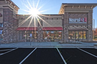 Shops at North Point, Alpharetta, GA à louer Photo intérieure– Image 2 sur 10