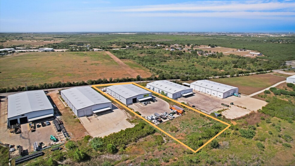 12951 Wright Rd, Austin, TX à louer - Photo de l’immeuble – Image 2 sur 9