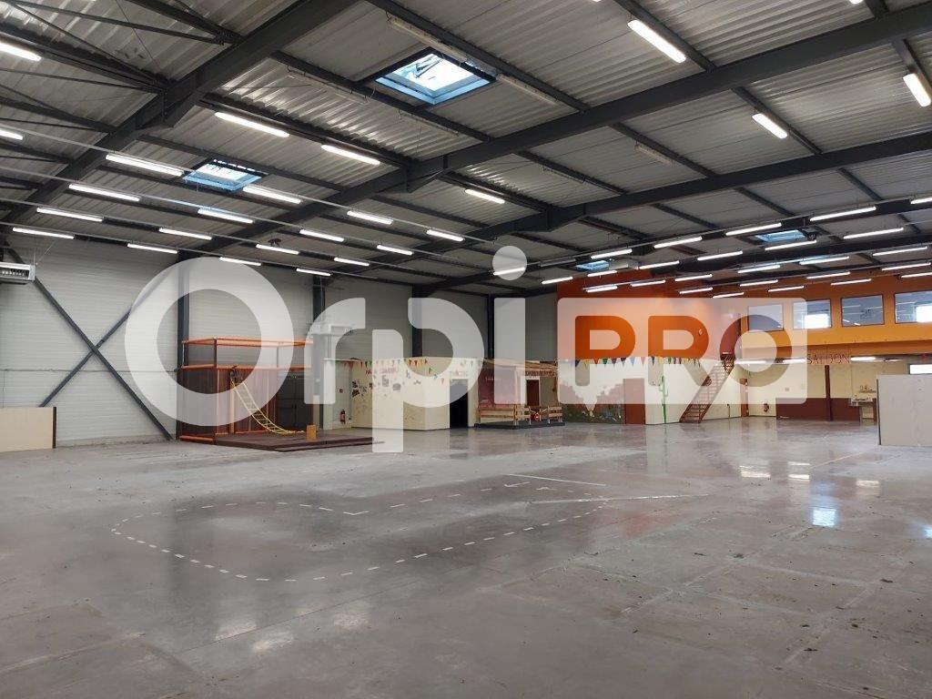 Local d’activités dans Corbières-en-Provence à louer Photo de l’immeuble– Image 1 sur 5