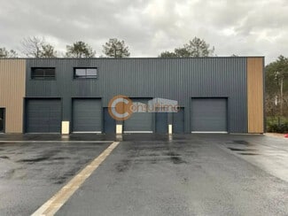 Plus de détails pour Local d'activités à louer