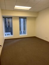 190 S La Salle St, Chicago, IL à louer Photo de l’immeuble– Image 2 sur 4