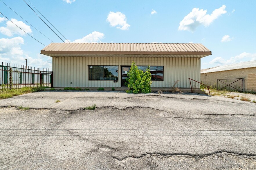 1208 E Washington St, Stephenville, TX à vendre - Photo de l’immeuble – Image 3 sur 34