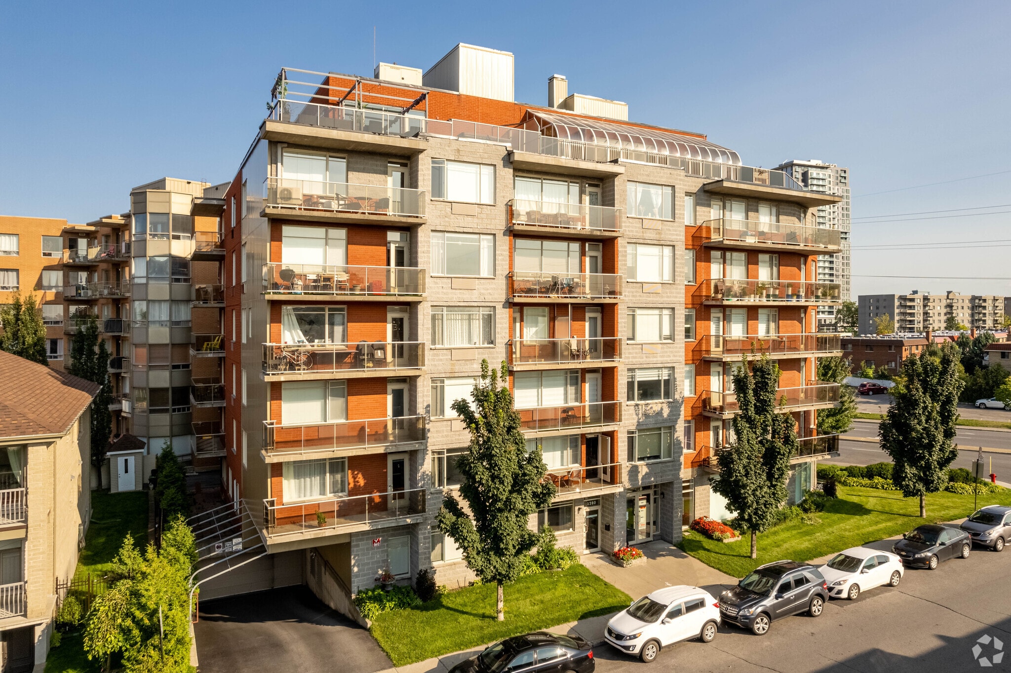 1280-1300 Rue Alain-Grandbois, Montréal, QC à vendre Photo principale– Image 1 sur 6