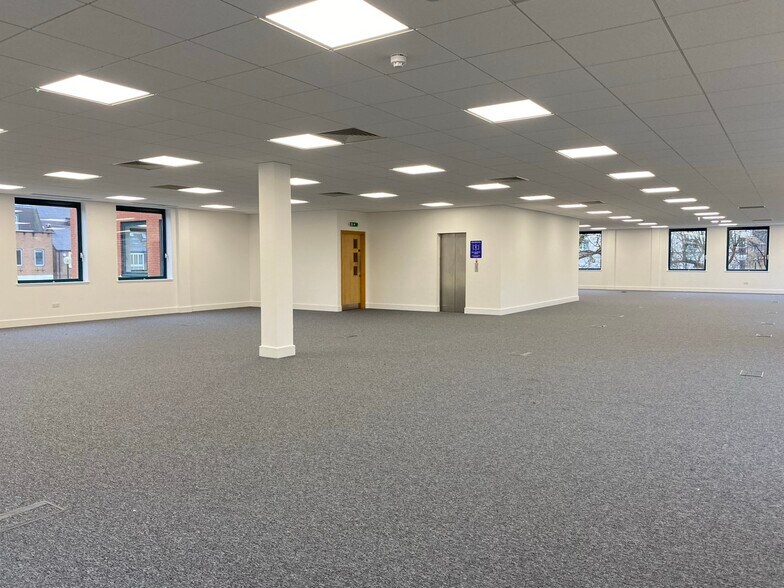 106 High St, Crawley à louer - Photo intérieure – Image 2 sur 3