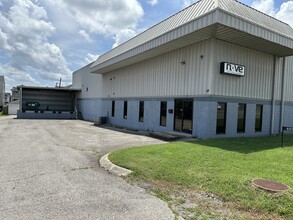 6107 Centennial Blvd, Nashville, TN à louer Photo de l’immeuble– Image 2 sur 3