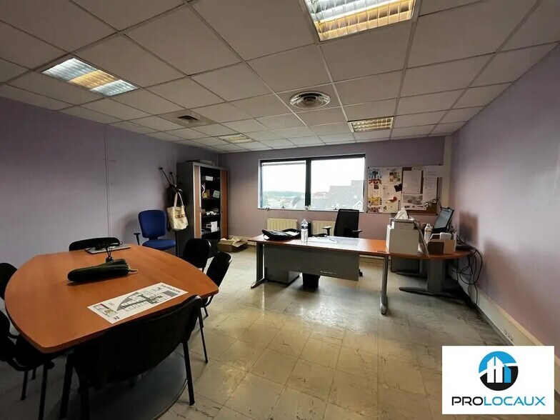 Bureau dans Creil à louer - Photo de l’immeuble – Image 3 sur 12
