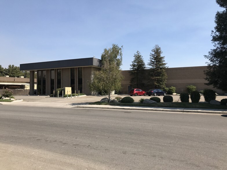 5409 Aldrin Ct, Bakersfield, CA à louer - Photo de l’immeuble – Image 2 sur 5