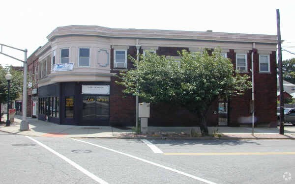 1121 Main Ave, Clifton, NJ à louer - Photo de l’immeuble – Image 3 sur 9