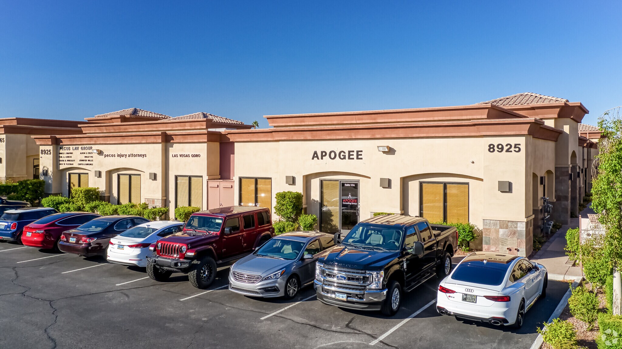 8905 S Pecos Rd, Henderson, NV à louer Photo principale– Image 1 sur 10