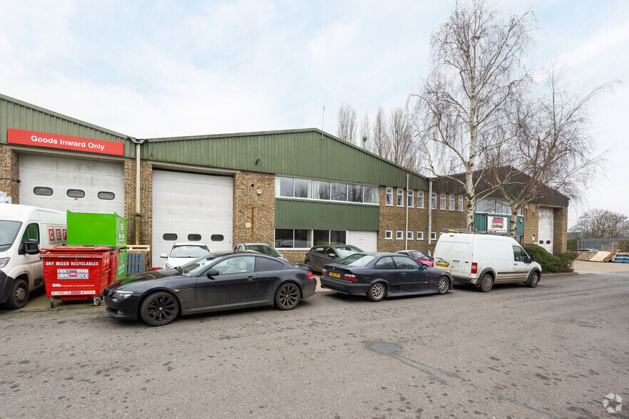 Bircholt Rd, Maidstone à louer - Photo de l’immeuble – Image 2 sur 4