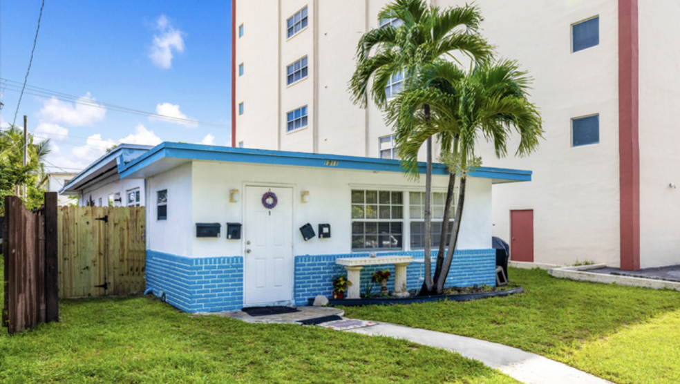 1711 Buchanan St, Hollywood, FL à vendre - Photo de l’immeuble – Image 2 sur 11
