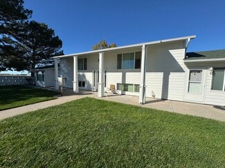 Plus de détails pour 714 W 10th St, Cozad, NE - Logement à vendre